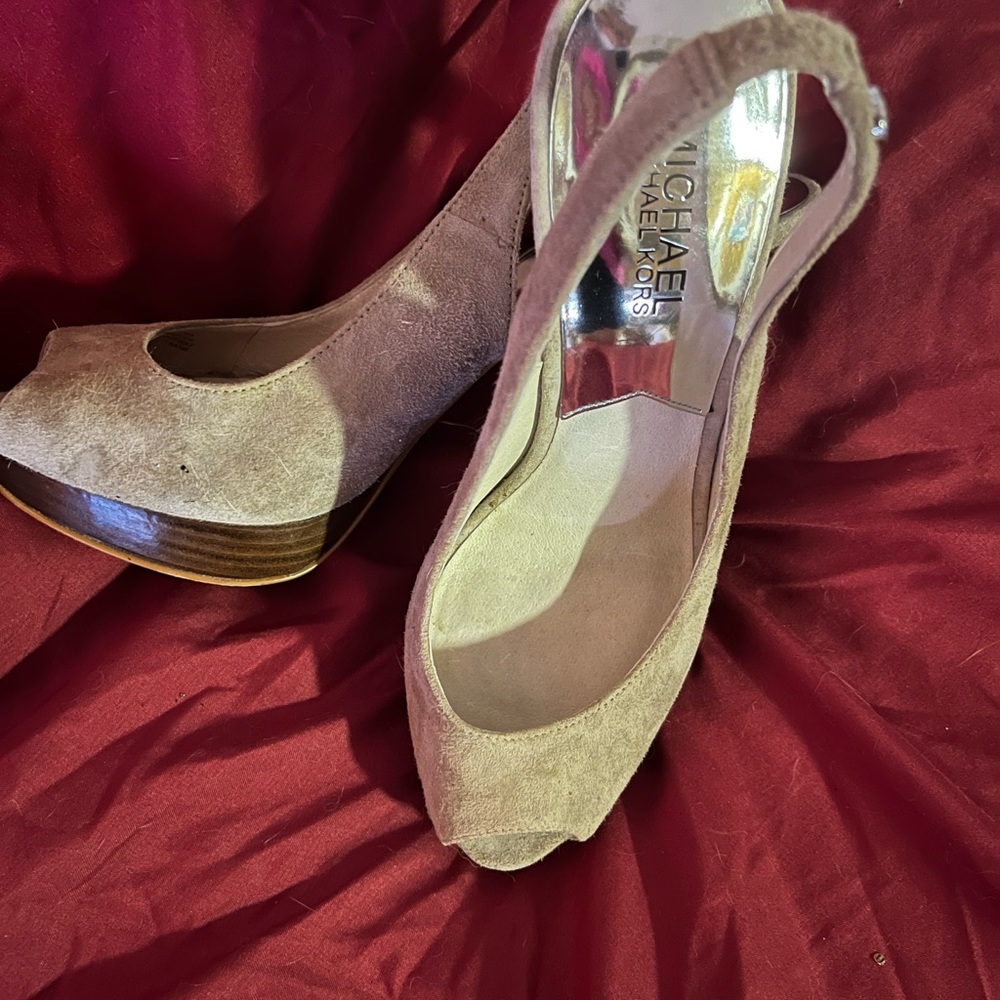 MICHAEL By Michael Kors Suede Peep Toe Pumps sz8